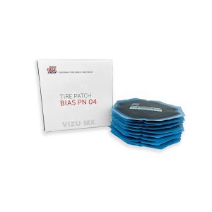 Parche convencional Rema Tip Top PN 04 apilado junto a su caja blanca con logo y texto en rojo